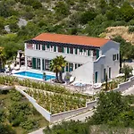 Luxury Stone Smokvica, Heated Pool, Sauna, Jacuzzi, Sea View *