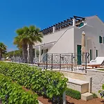 Luxury Stone Smokvica, Heated Pool, Sauna, Jacuzzi, Sea View