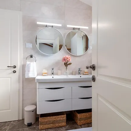 Luxury Stone Smokvica, Heated Pool, Sauna, Jacuzzi, Sea View Βίλα *