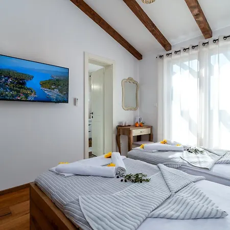 Stone Smokvica With Vineyard, Swimming Pool, Jacuzzi, Gym And Panoramic Sea Views
