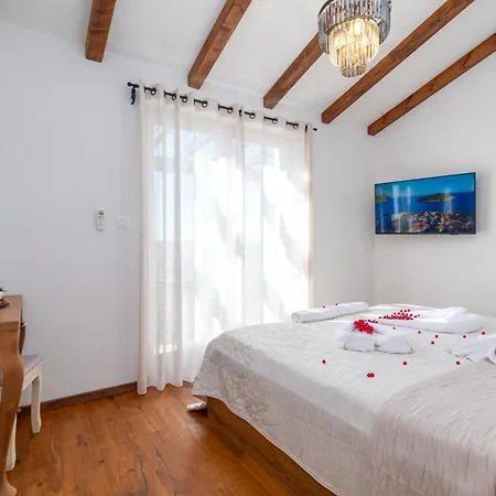 Stone Smokvica With Vineyard, Swimming Pool, Jacuzzi, Gym And Panoramic Sea Views *