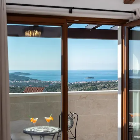 Stone Smokvica With Vineyard, Swimming Pool, Jacuzzi, Gym And Panoramic Sea Views Villa Rogoznica (Sibenik-Knin)