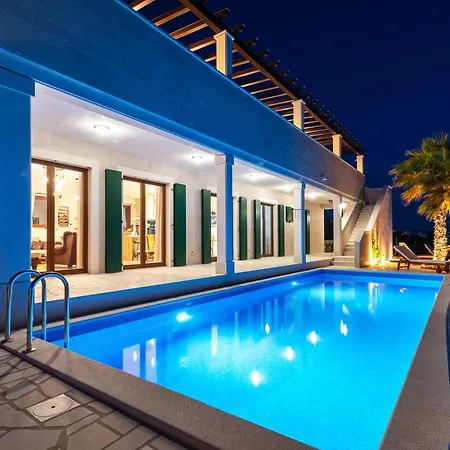 Stone Smokvica With Vineyard, Swimming Pool, Jacuzzi, Gym And Panoramic Sea Views Villa