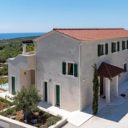 Stone Smokvica With Vineyard, Swimming Pool, Jacuzzi, Gym And Panoramic Sea Views * Rogoznica (Sibenik-Knin)