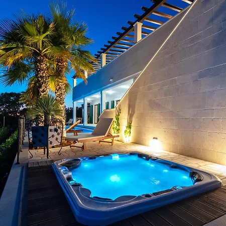 Stone Smokvica With Vineyard, Swimming Pool, Jacuzzi, Gym And Panoramic Sea Views Villa *