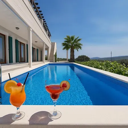 Luxury Stone Smokvica, Heated Pool, Sauna, Jacuzzi, Sea View