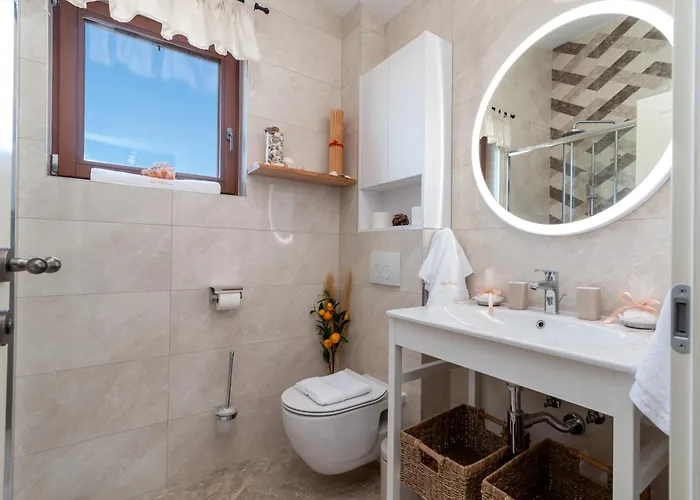 Villa Luxury Stone Smokvica, Heated Pool, Sauna, Jacuzzi, Sea View *