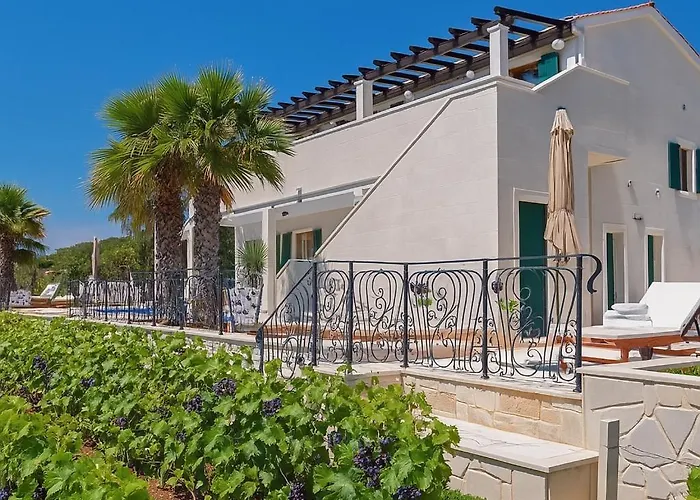 Luxury Stone Smokvica, Heated Pool, Sauna, Jacuzzi, Sea View