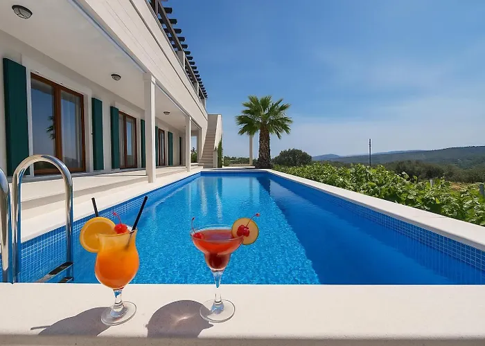 Luxury Stone Smokvica, Heated Pool, Sauna, Jacuzzi, Sea View